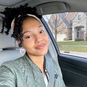 Meet your Posher, Kaylah